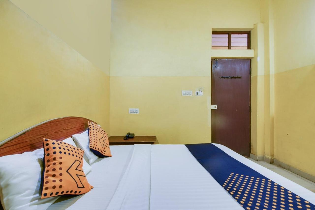 Spot On 74228 Galaxy Comforts Hotel Narasimharaja Puram Buitenkant foto