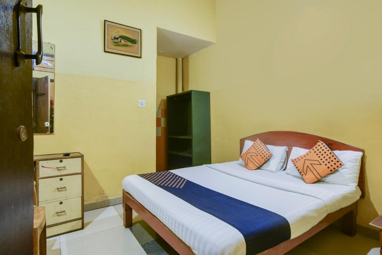Spot On 74228 Galaxy Comforts Hotel Narasimharaja Puram Buitenkant foto